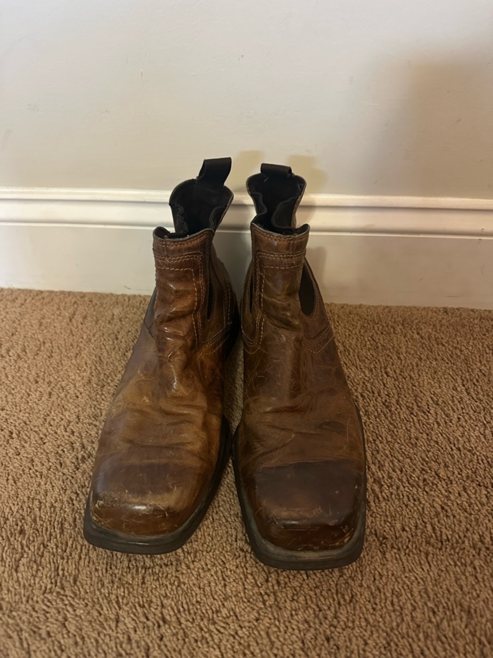 Ariat Men's Size 10 EE Midtown Rambler Leather Chelsea Boot Square Toe 10019868